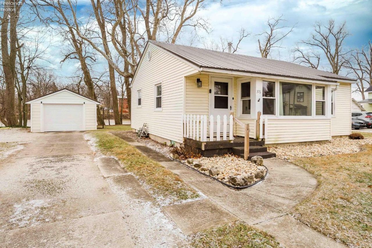 376 Water Street, Tiffin, OH 44883 Main Photo