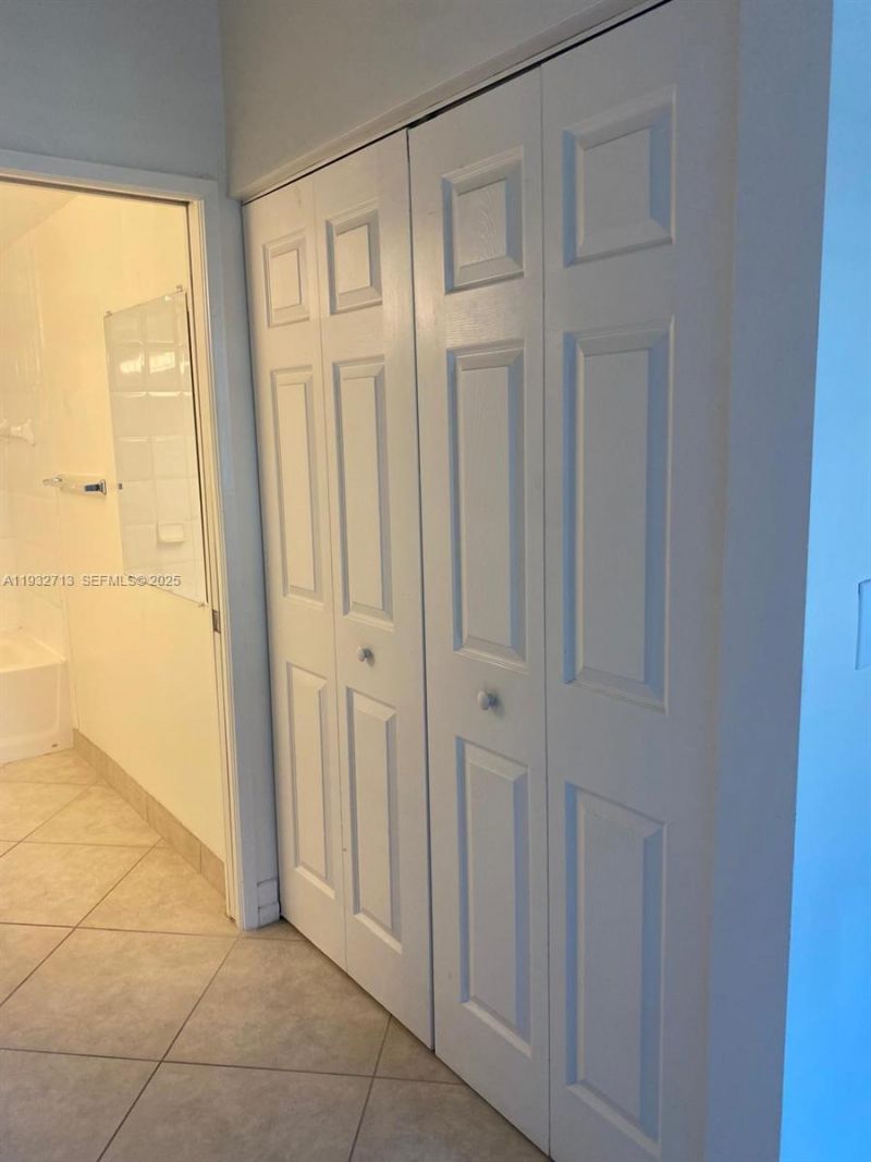 8060 N Nob Hill Rd, Unit 102, Tamarac, FL 33321 Photo