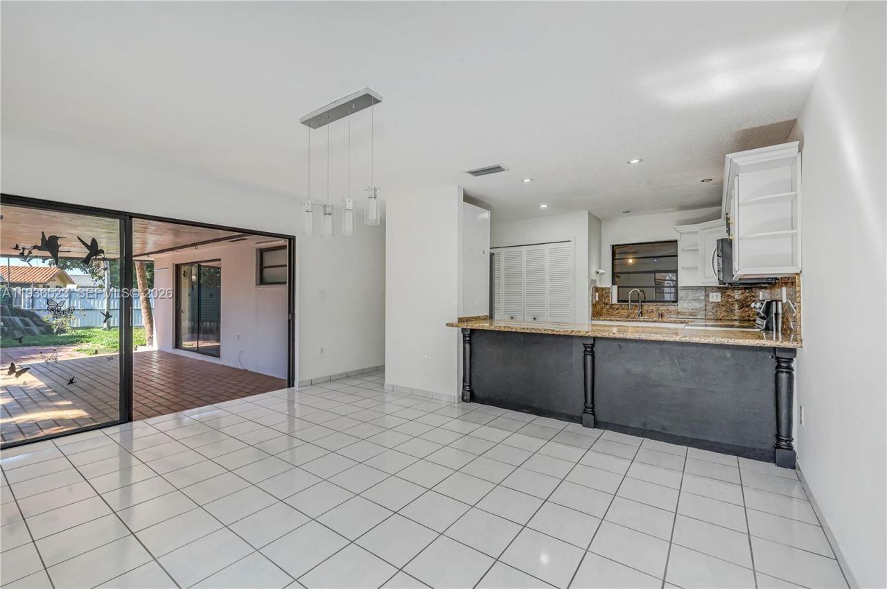 13238 NW 8th Ter, Miami, FL 33182 Photo