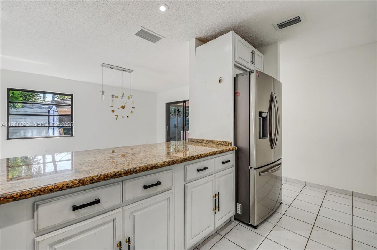 13238 NW 8th Ter, Miami, FL 33182 Photo