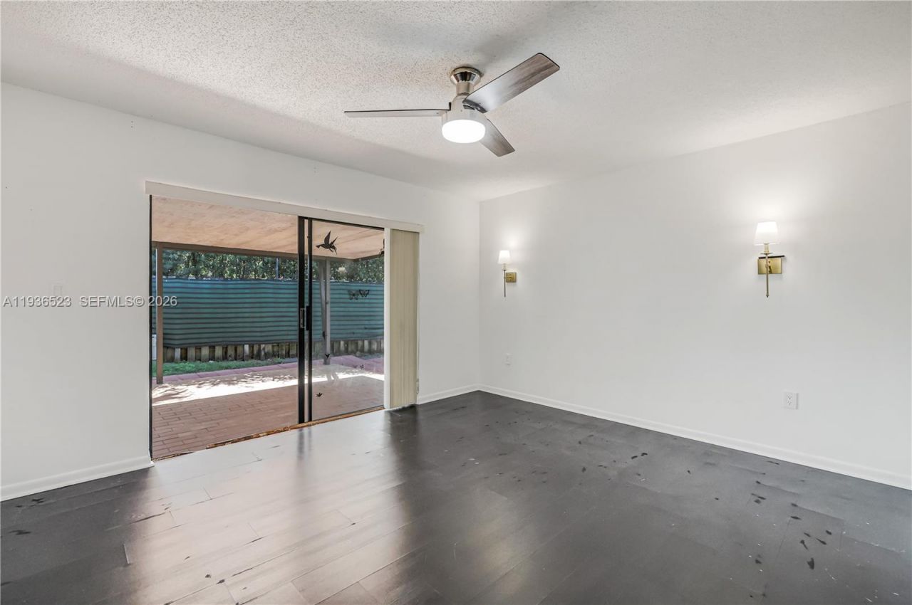 13238 NW 8th Ter, Miami, FL 33182 Photo