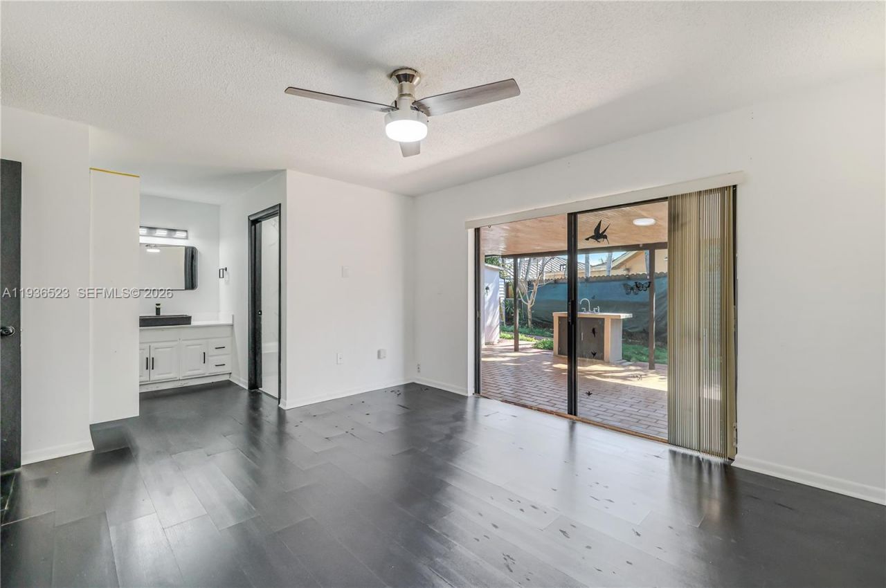 13238 NW 8th Ter, Miami, FL 33182 Photo