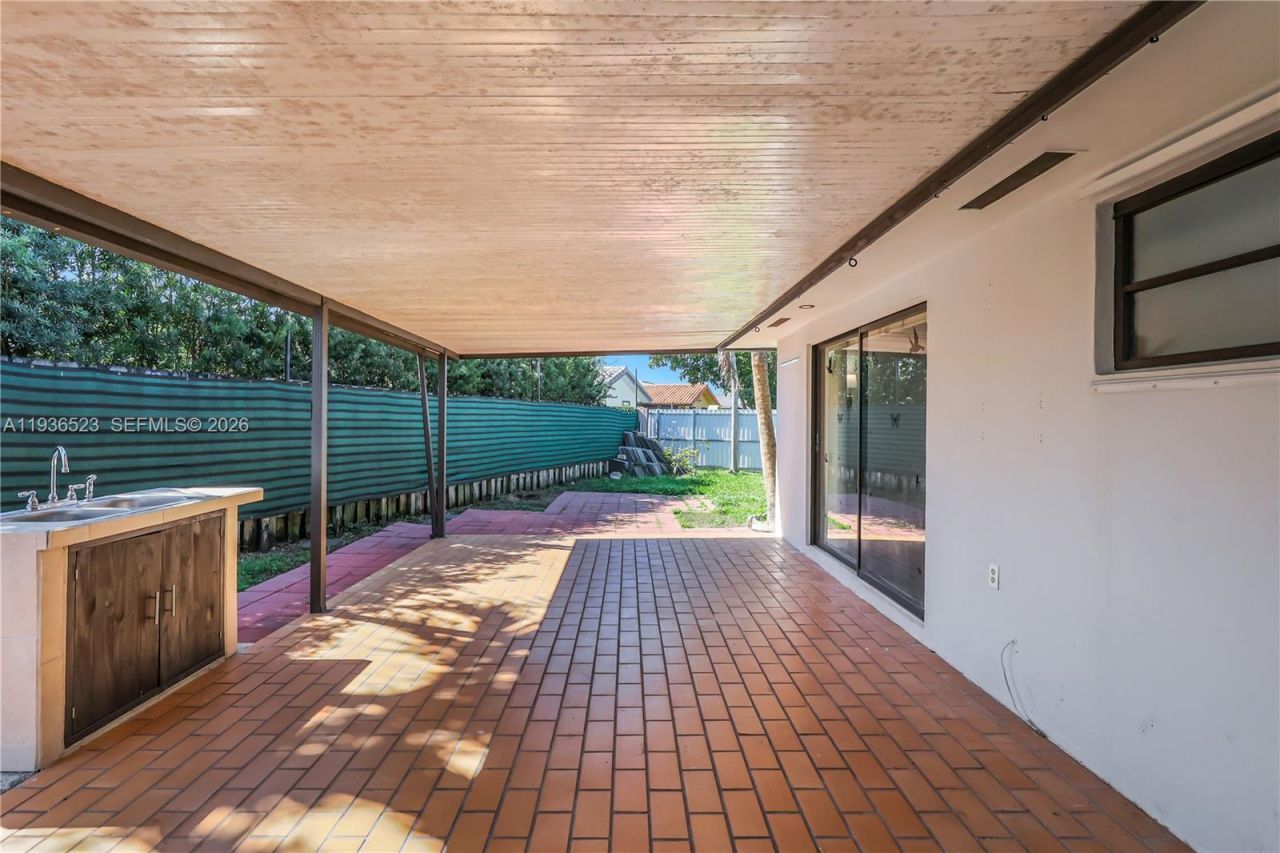 13238 NW 8th Ter, Miami, FL 33182 Photo