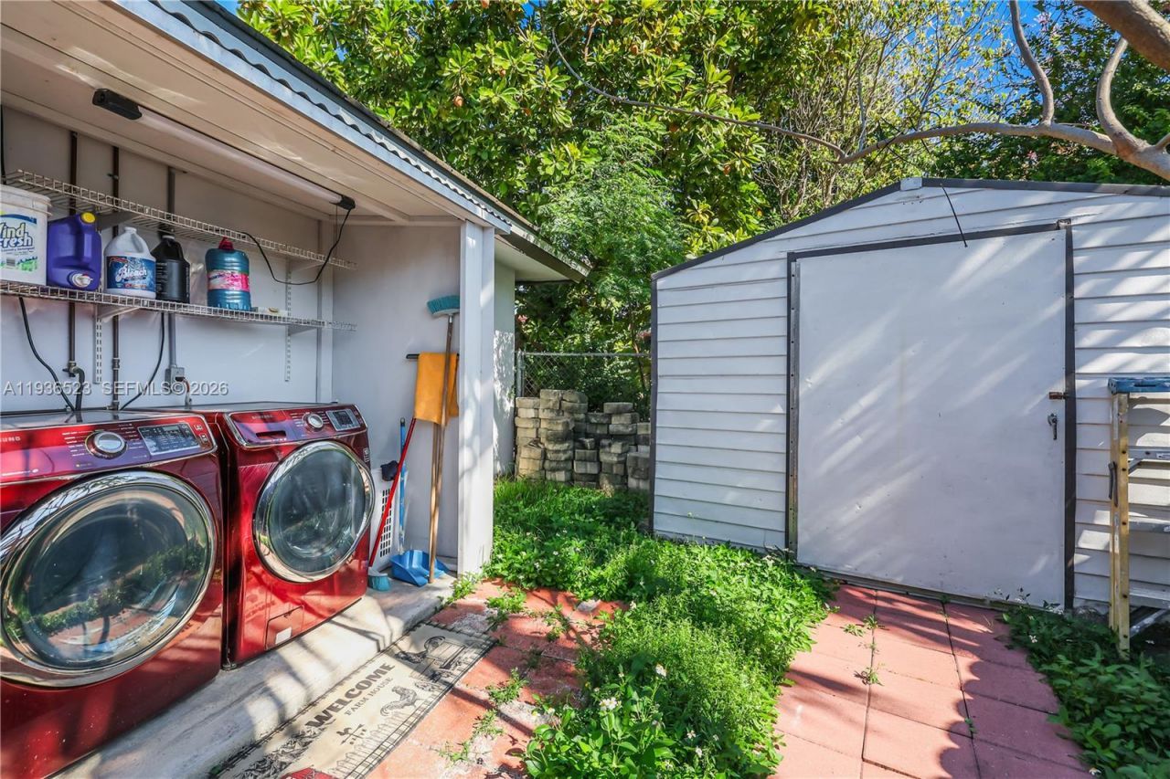 13238 NW 8th Ter, Miami, FL 33182 Photo