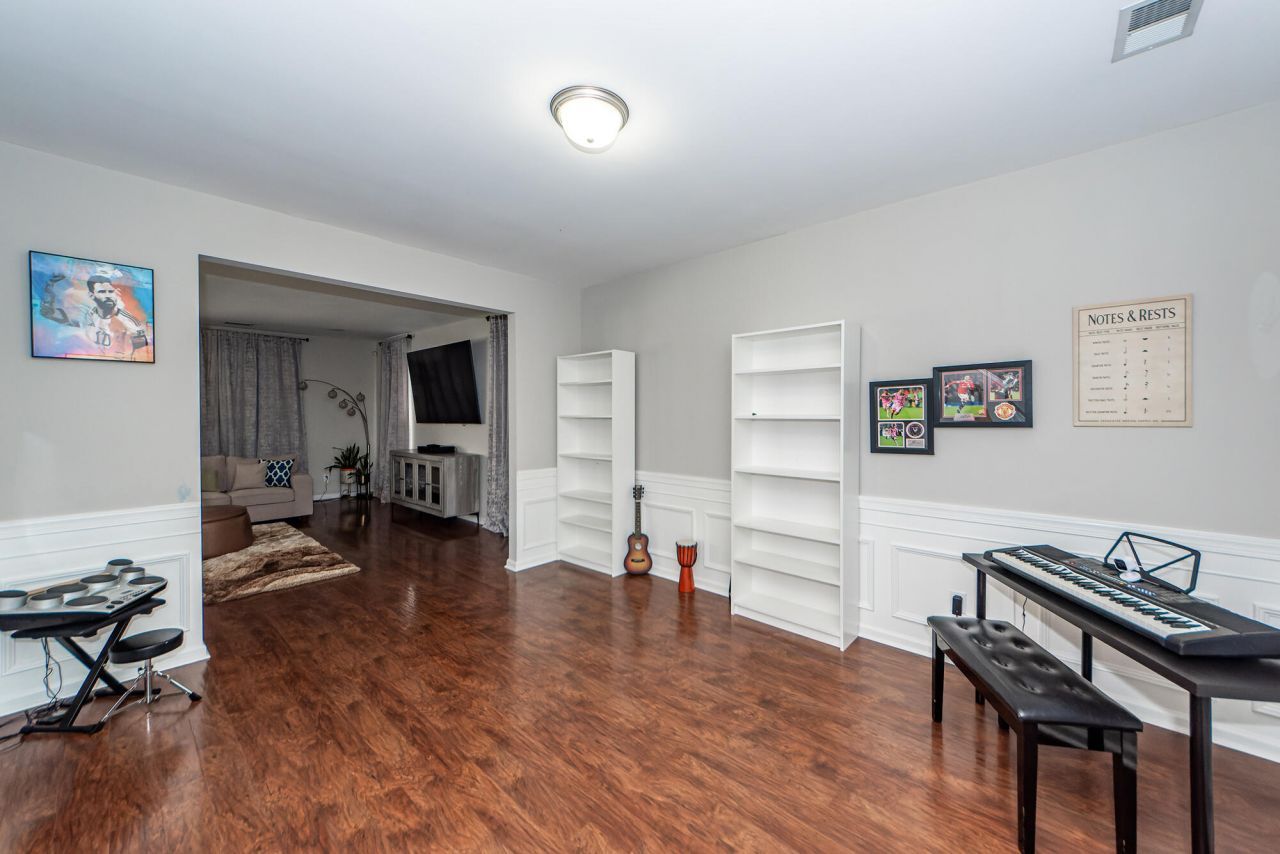 181 Carolina Wren Avenue Photo 4