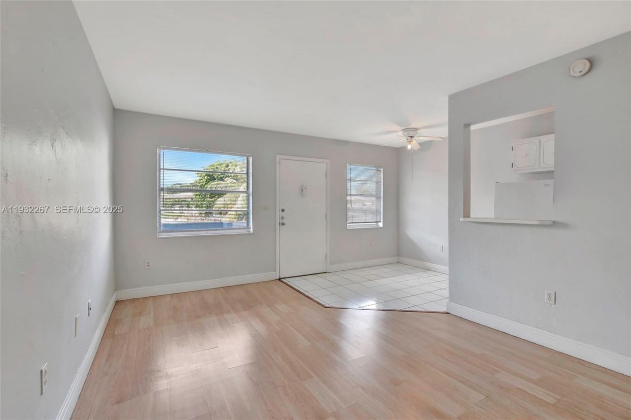 1860 Venice Park Dr, Unit 204, North Miami, FL 33181 Photo