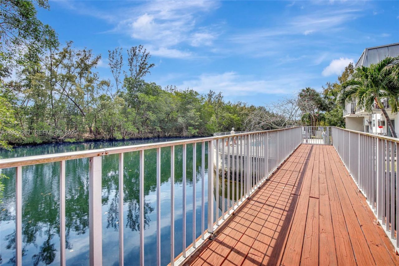 1860 Venice Park Dr, Unit 204, North Miami, FL 33181 Photo