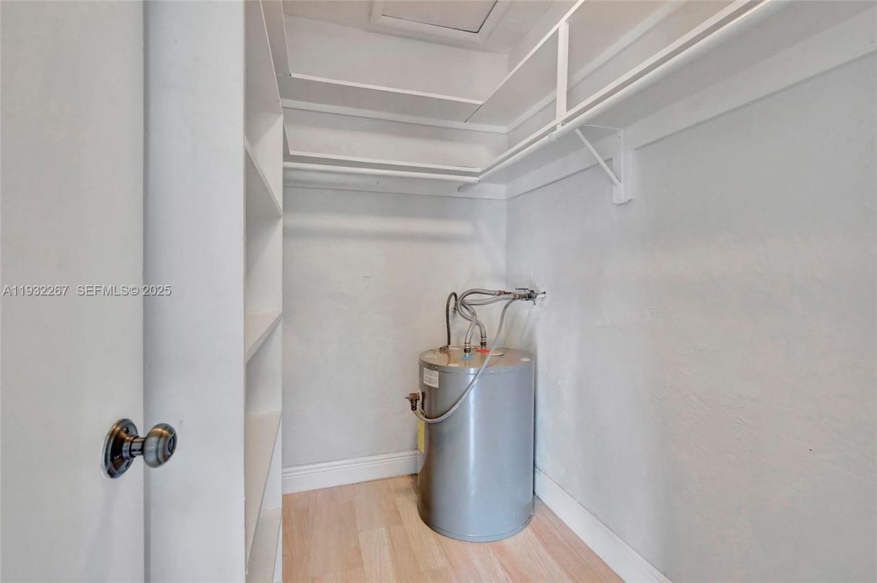 1860 Venice Park Dr, Unit 204, North Miami, FL 33181 Photo