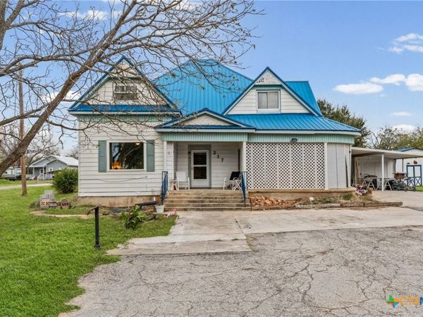 217 N 5th Street, Lott, TX 76656