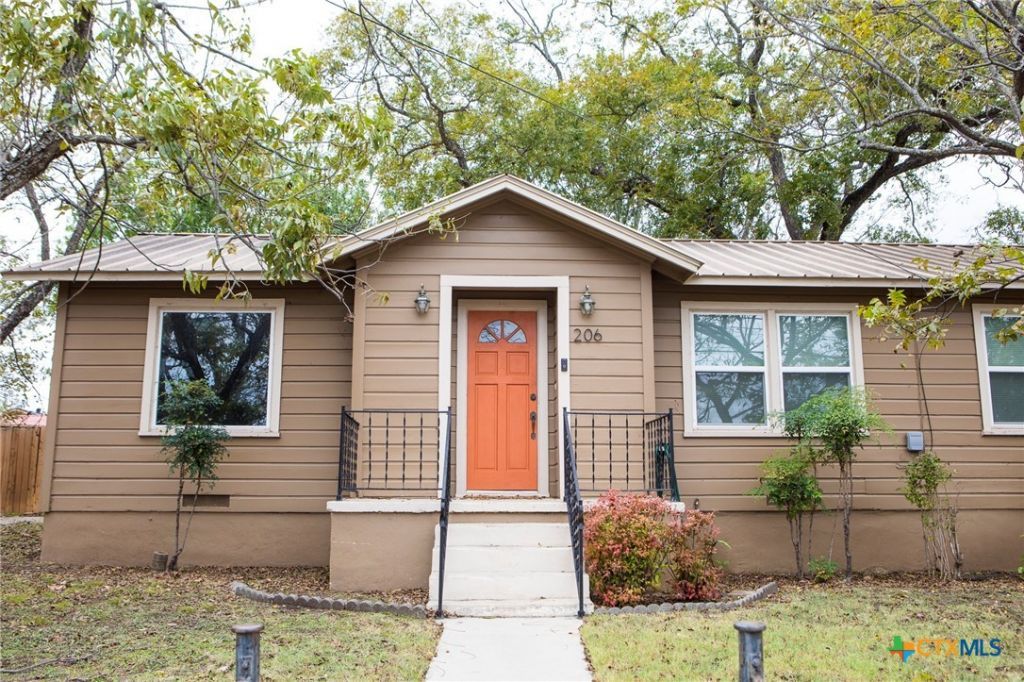 206 N Arnold Street, Lampasas, TX 76550 Main Photo