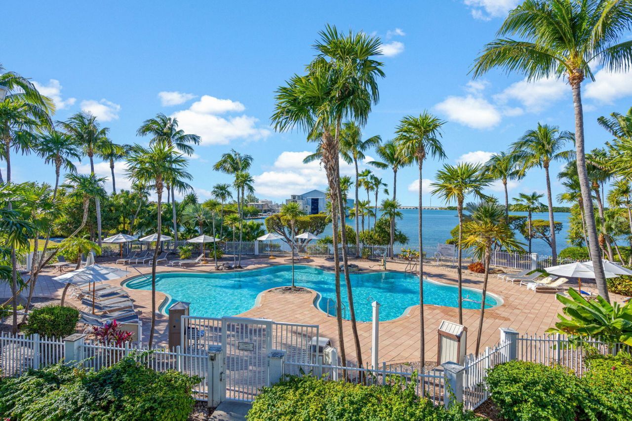 5086 Sunset Village Drive, Duck, FL 33050 Photo