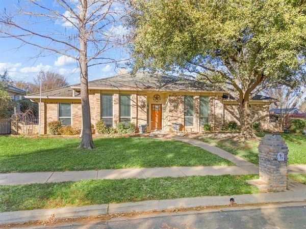 413 Blue Jay Court, Bedford, TX 76021