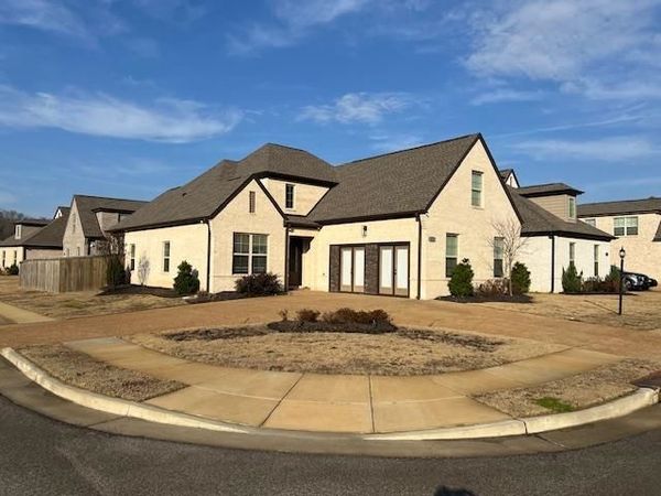565 HOLDEN DR E, Cordova, TN 38018
