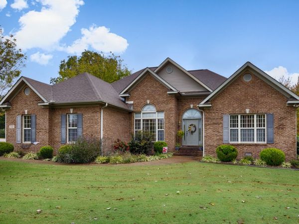 715 S Clinton St , Athens, AL 35611