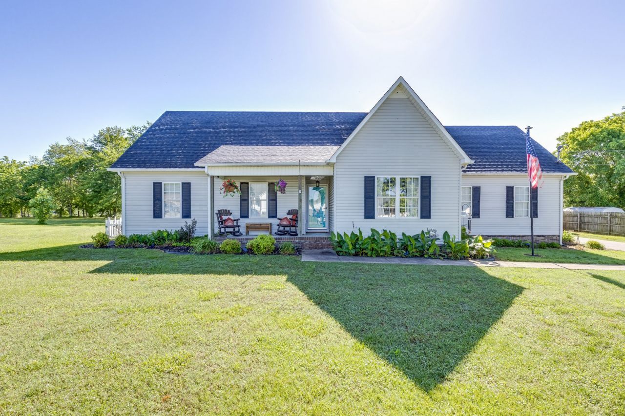 102 Copeland Dr, Mount Pleasant, TN 38474 Main Photo