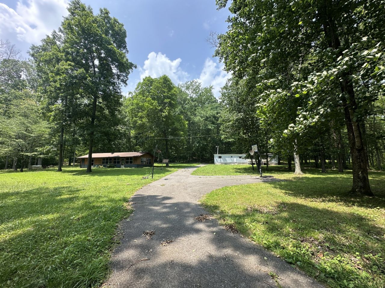 367 Lakeview Cir, Tennessee Ridge, TN 37178 Main Photo