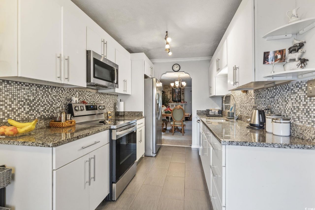 4002 Fairway Lakes Dr. Photo 25