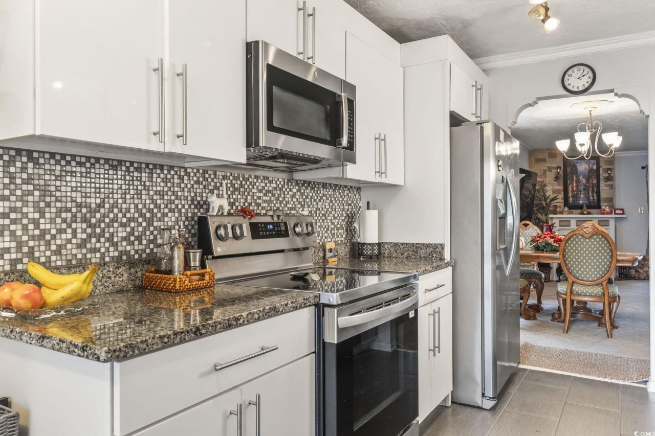 4002 Fairway Lakes Dr. Photo 26