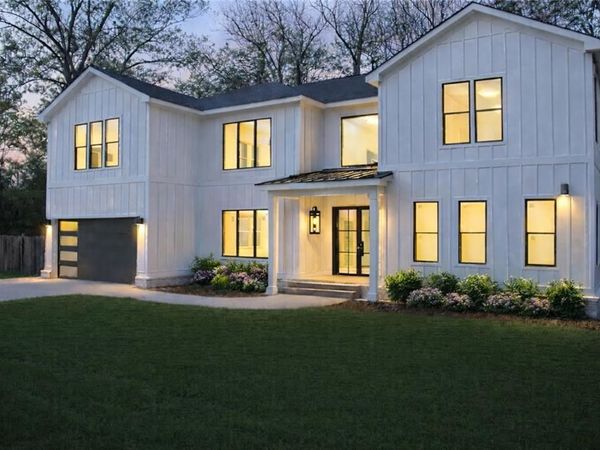 1696 Dunwoody Place NE, Atlanta, GA 30324