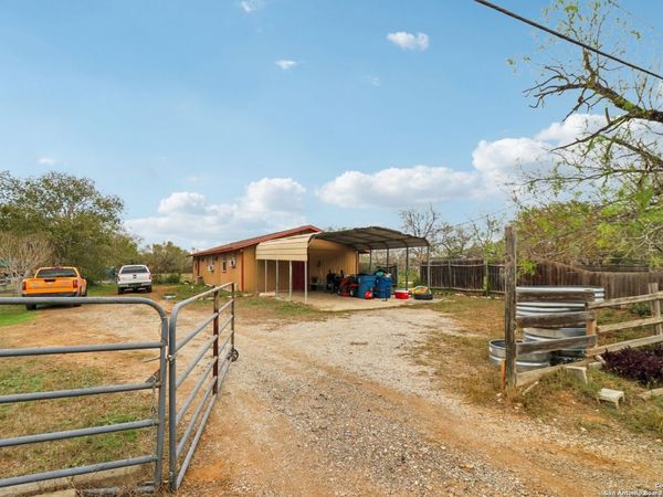 215 & 213 Coughran, Pleasanton, TX 78064