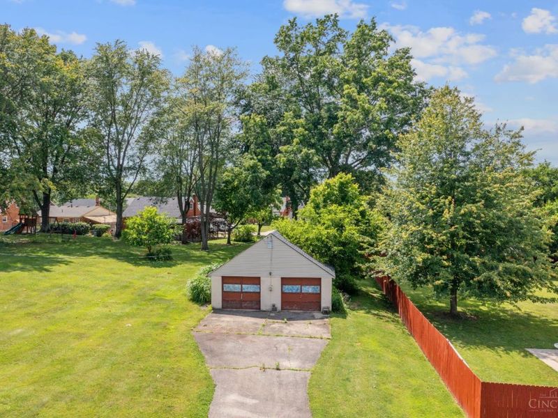 10561 Plainfield Road, Sharonville, OH 45241 Photo 2