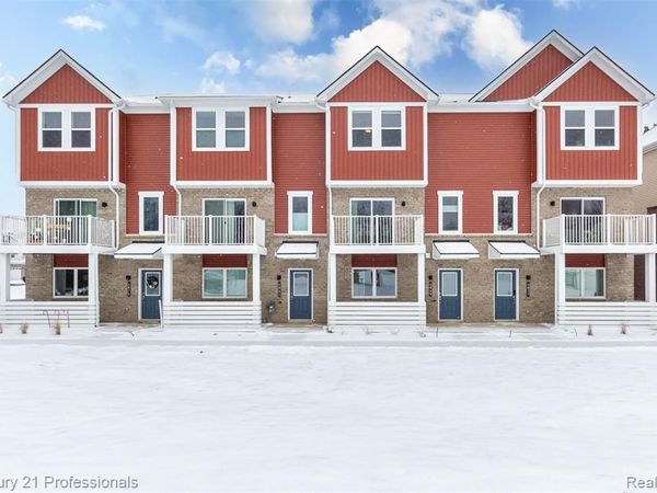 4849 Parkside Lane, Troy, MI 48085