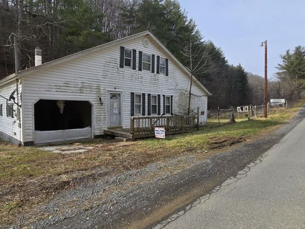 5709 Blue Sulphur Springs, Alderson, WV 24910