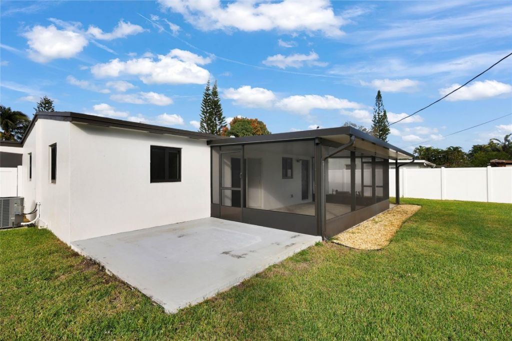 6374 SW 2nd St, Margate, FL 33068 Photo