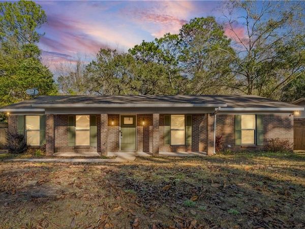 5404 Larchmont Drive, Mobile, AL 36693