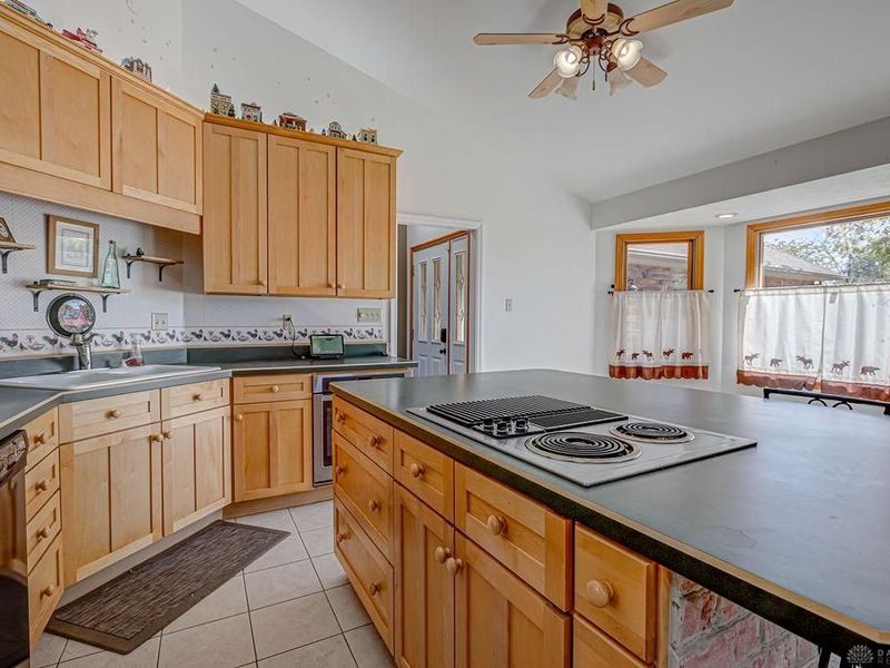 805 Brande Drive, Eaton, OH 45320 Photo 9