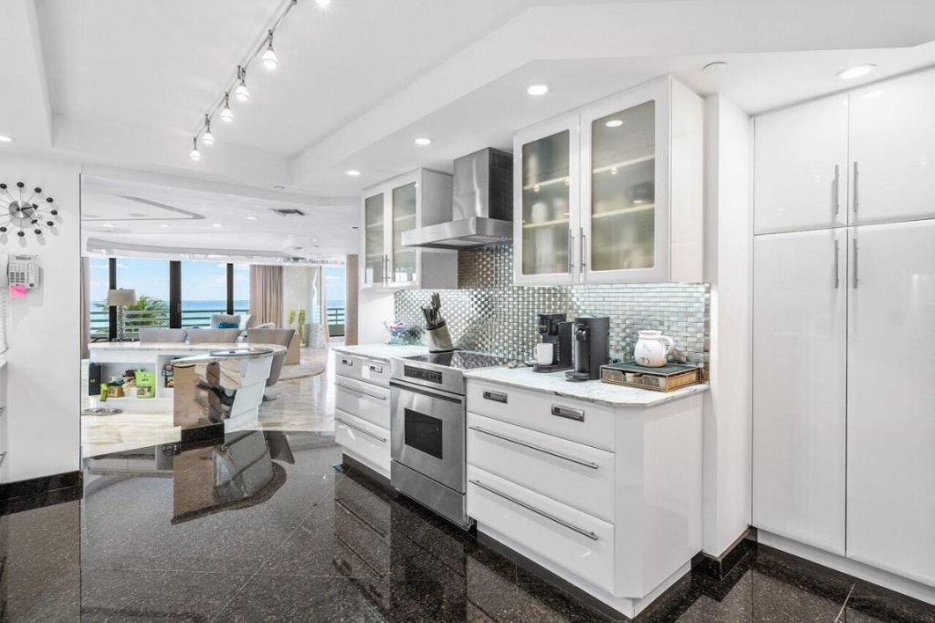 1500 S Ocean Boulevard, Unit 303/304, Boca Raton, FL 33432 Photo