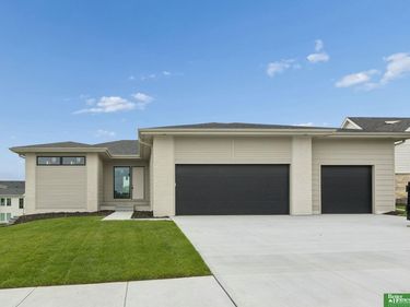 3310 S 212th Street, Elkhorn, NE 68022