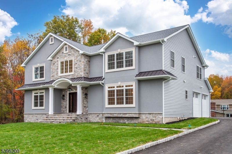 20 West Dr, Fairfield, NJ 07004 Main Photo