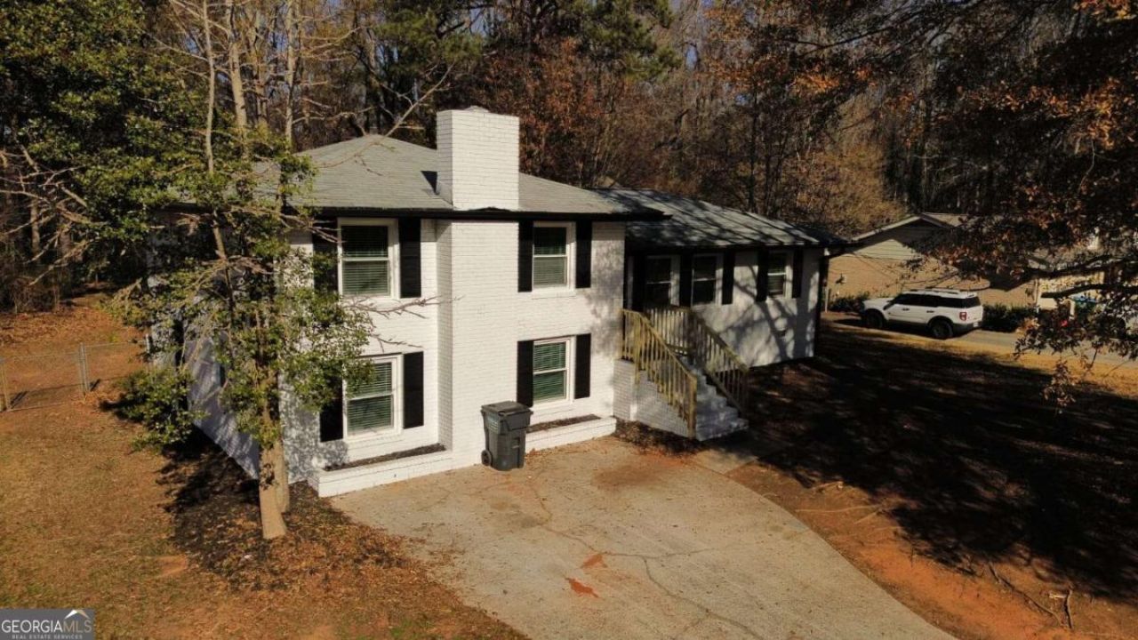 4675 Lincoln Way Sw, Lilburn, GA 30047 Main Photo