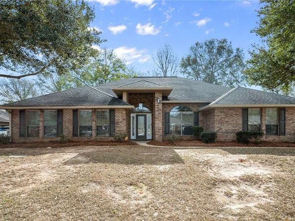 9609 Saddlebrook Drive N, Mobile, AL 36695