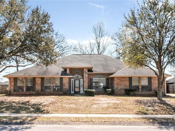 9609 Saddlebrook Drive N, Mobile, AL 36695