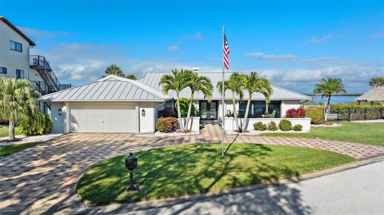 5791 Westshore Drive, New Port Richey, FL 34652 Photo