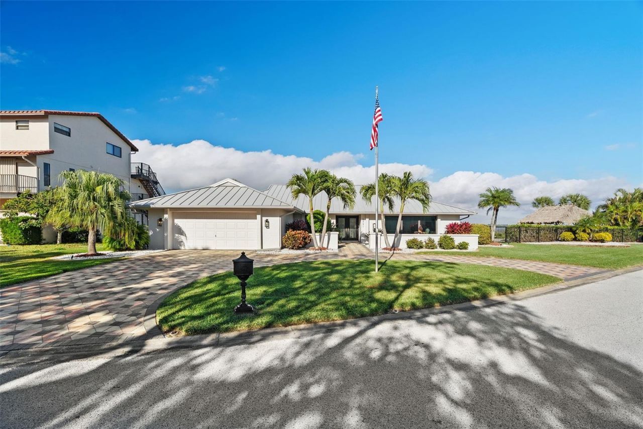 5791 Westshore Drive, New Port Richey, FL 34652 Photo