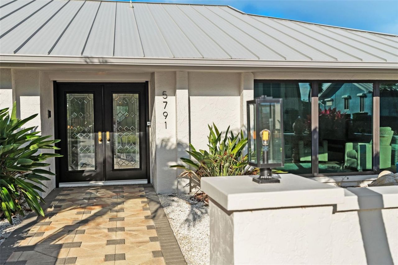 5791 Westshore Drive, New Port Richey, FL 34652 Photo