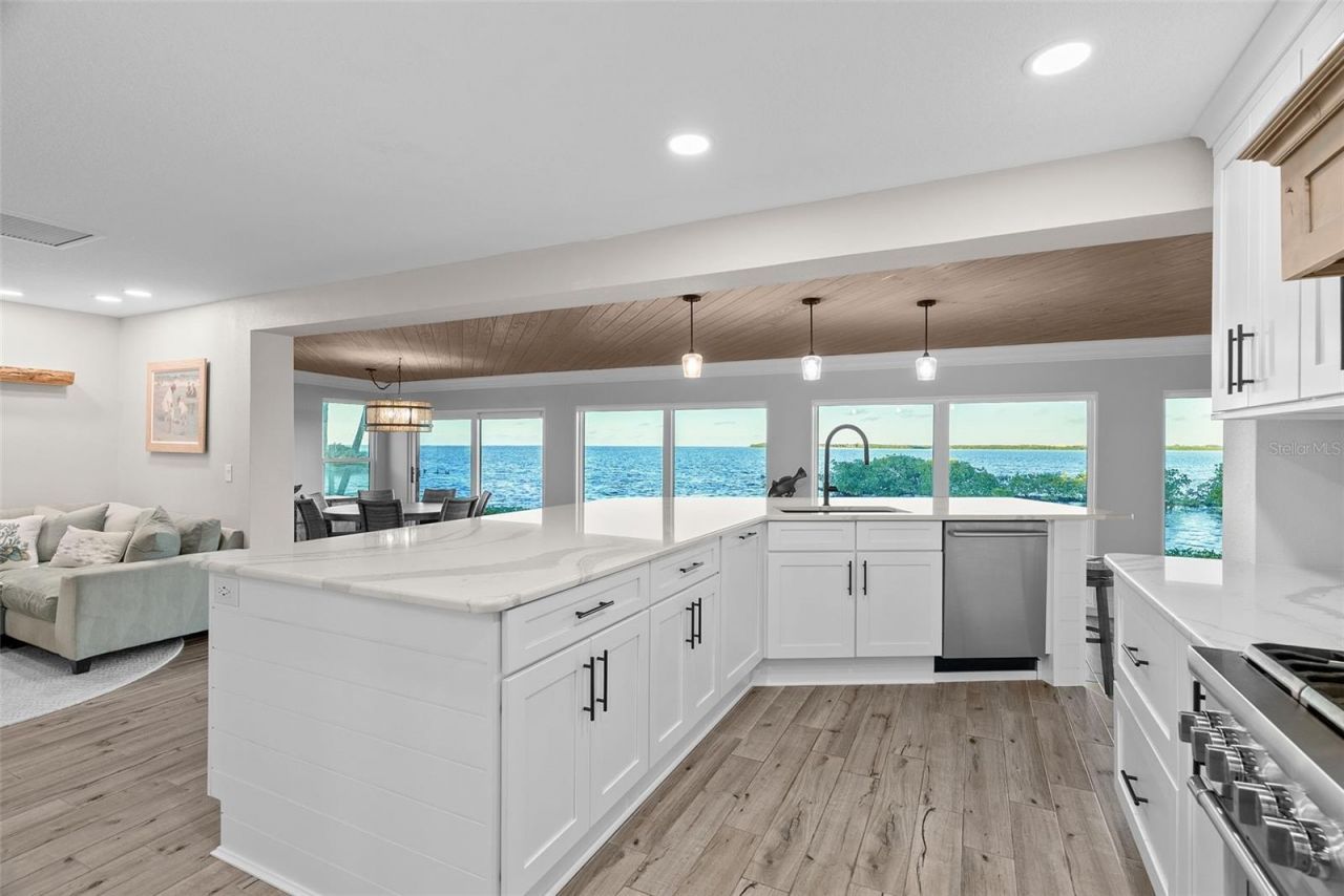 5791 Westshore Drive, New Port Richey, FL 34652 Photo