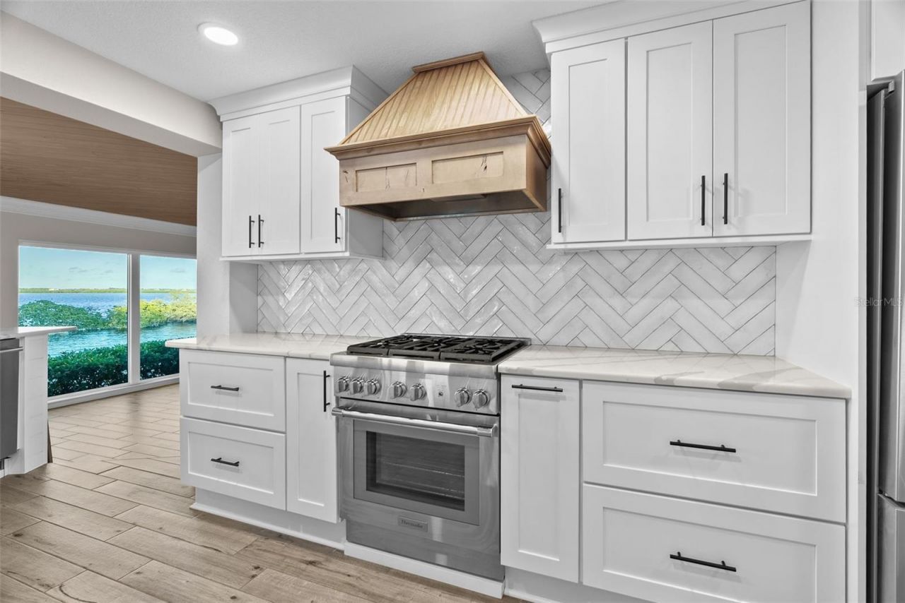 5791 Westshore Drive, New Port Richey, FL 34652 Photo