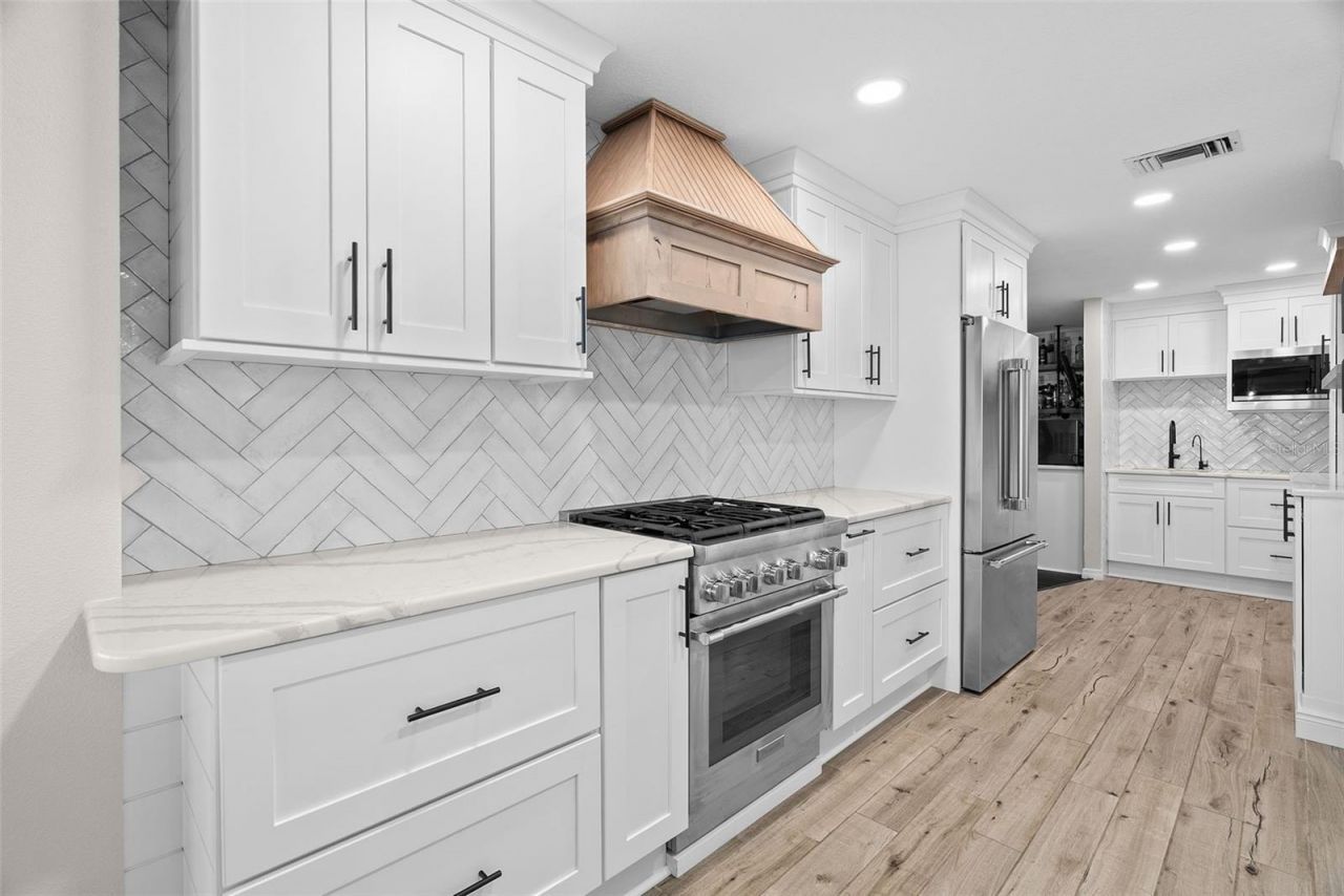 5791 Westshore Drive, New Port Richey, FL 34652 Photo