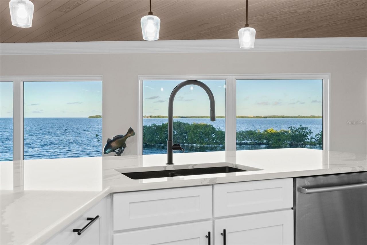 5791 Westshore Drive, New Port Richey, FL 34652 Photo