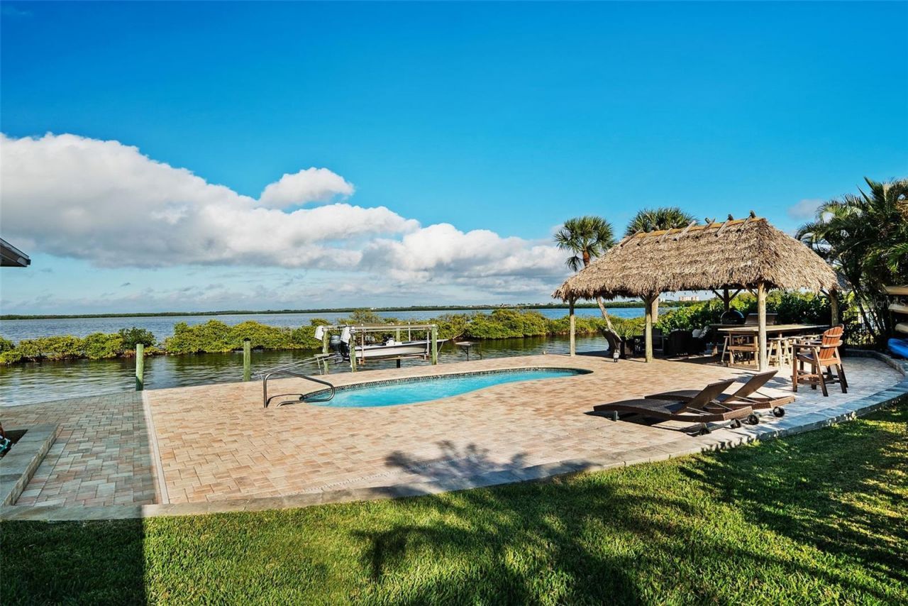 5791 Westshore Drive, New Port Richey, FL 34652 Photo