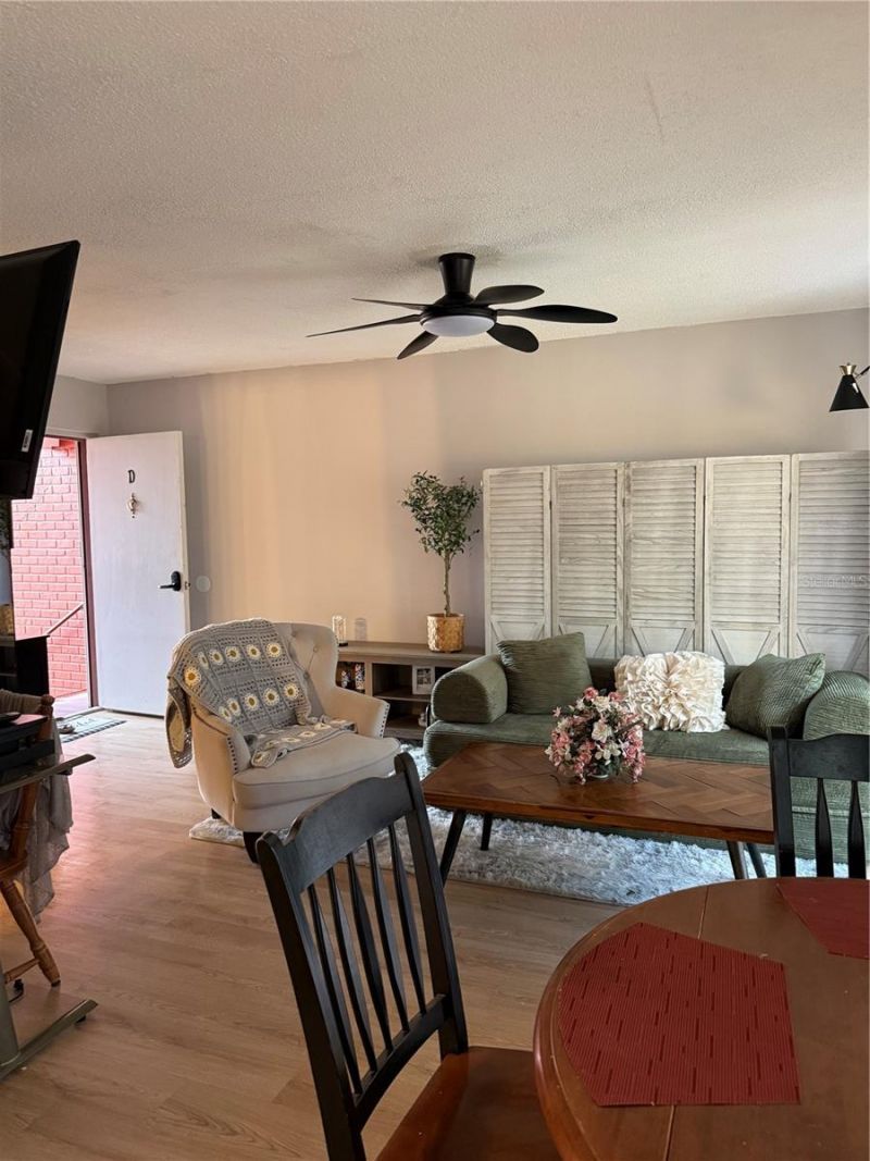 1290 83rd Avenue N, Unit D, Saint Petersburg, FL 33702 Photo