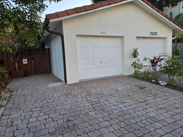2522 NE 9th Street, Fort Lauderdale, FL 33304