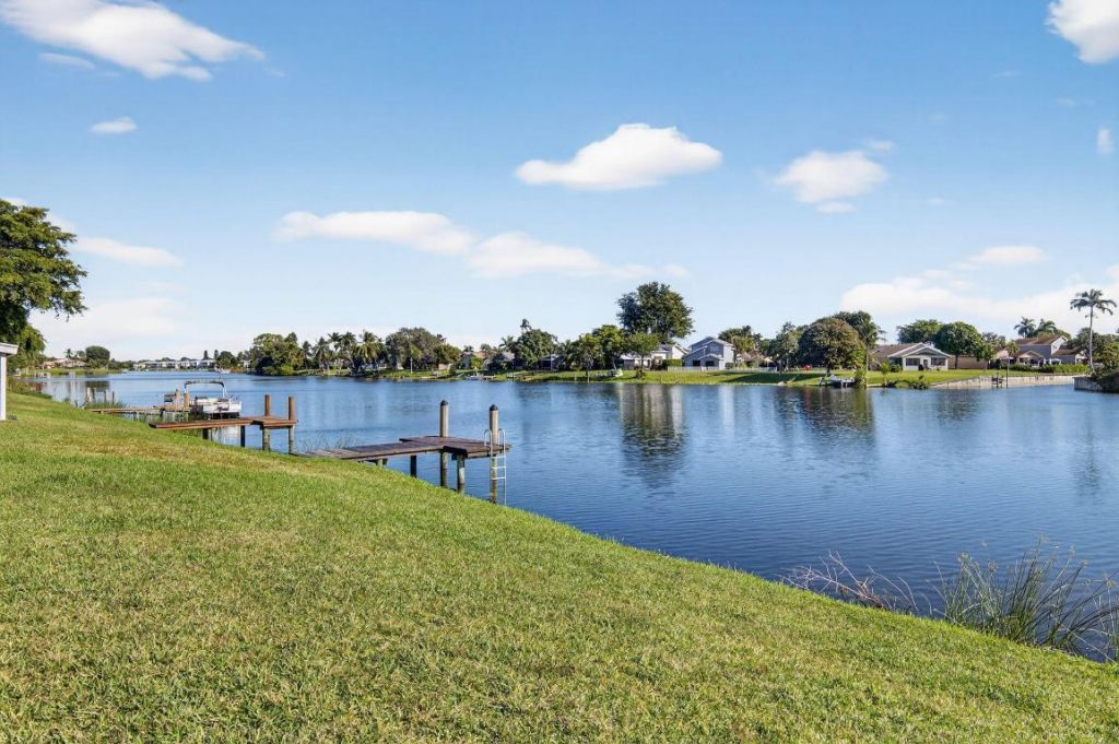 905 NW 21st Way, Delray Beach, FL 33445 Photo