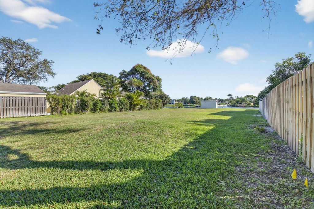 905 NW 21st Way, Delray Beach, FL 33445 Photo