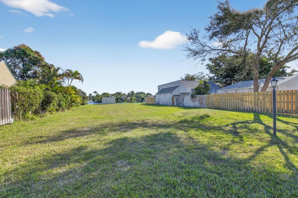 905 NW 21st Way, Delray Beach, FL 33445 Photo