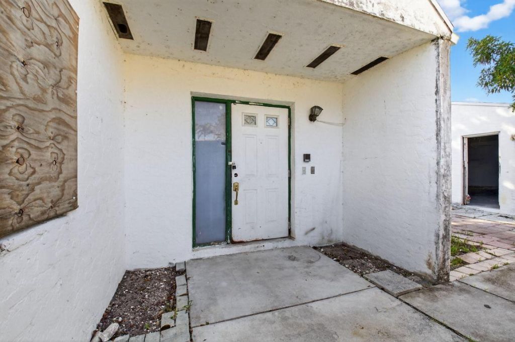 905 NW 21st Way, Delray Beach, FL 33445 Photo